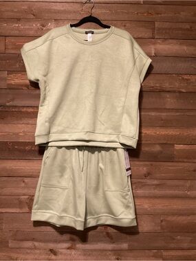Women’s Otos Active Sage Green 2 Piece Short Set Size XL NWT